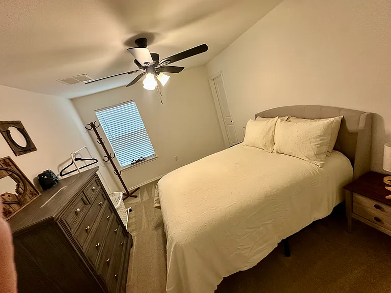 405 Los Cobos Ln — Photo 24