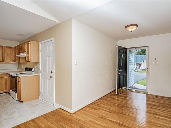 5th image of 8275 J David Ln