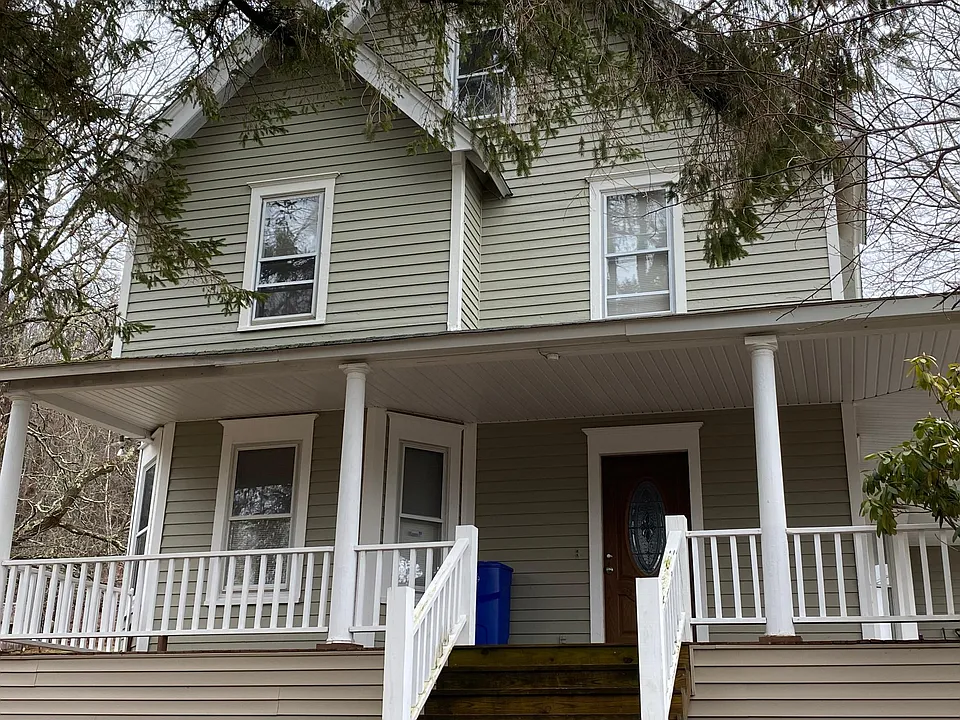 30-34 Revonah Hill Rd #1