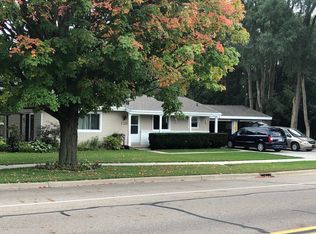 1322 N Canal Rd, Lansing, MI 48917