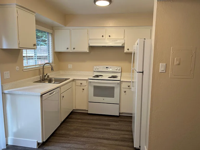 2920 Garfield Ave #S — Photo 2