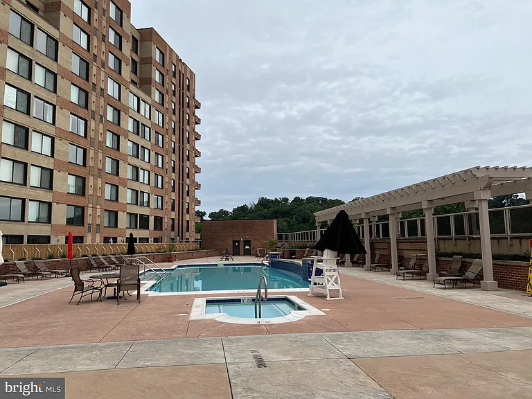 2451 Midtown Ave #606 — Photo 36