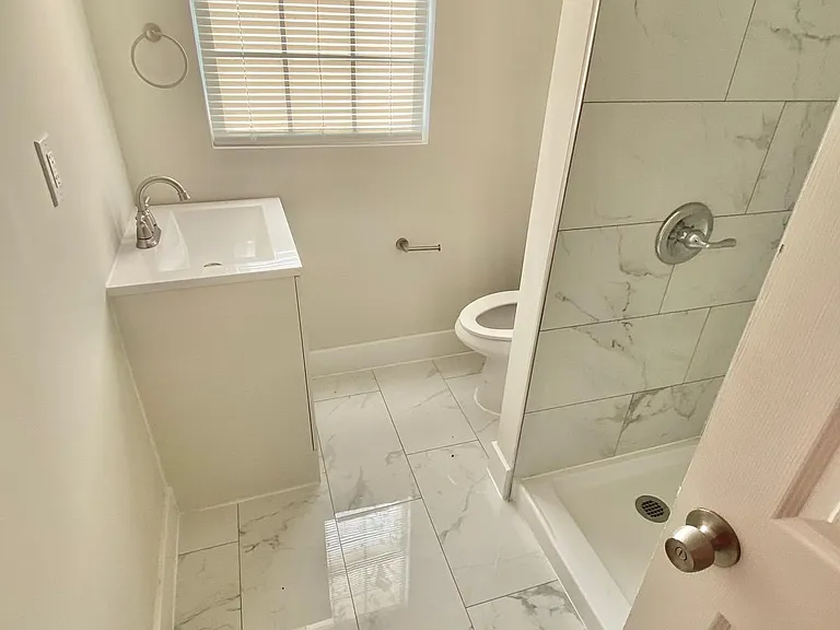 1225 Linden Ave — Photo 10