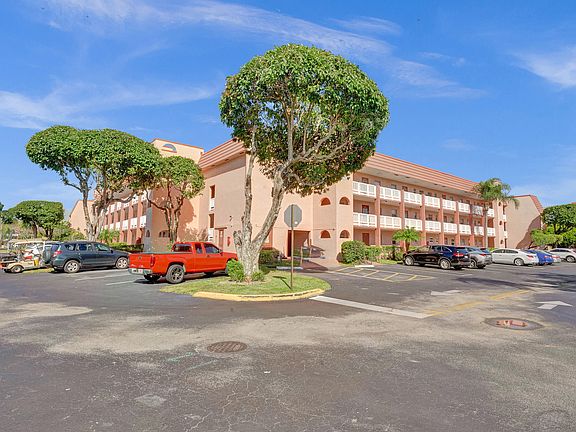 2nd image of 9421 Sunrise Lakes Boulevard #206