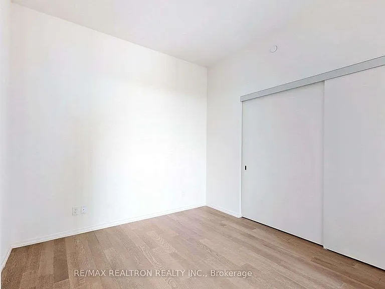 5 Soudan Ave #1628 — Photo 19
