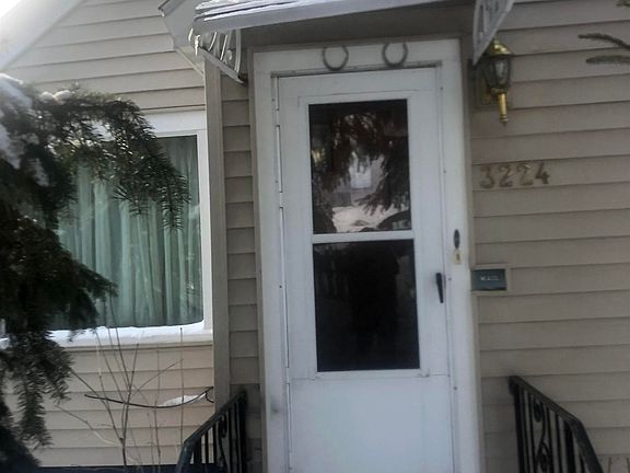 3rd image of 3224 Restormel St
