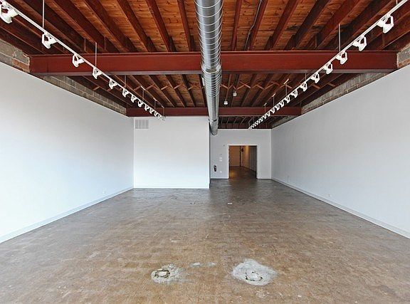 4th image of 4517 Oakton St