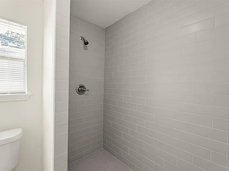 22019 Kenchester Dr — Photo 27
