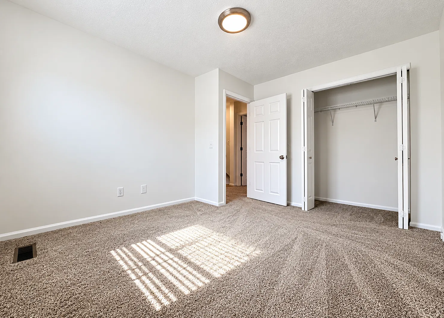 2 bed, 864 sqft, $1,199 — Photo 4