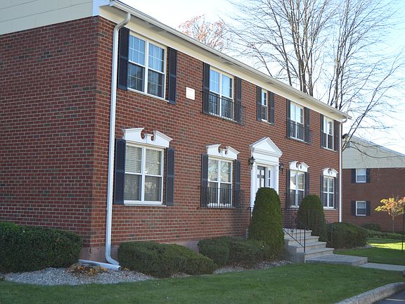 2nd image of 1 Somerset Dr APT 10H