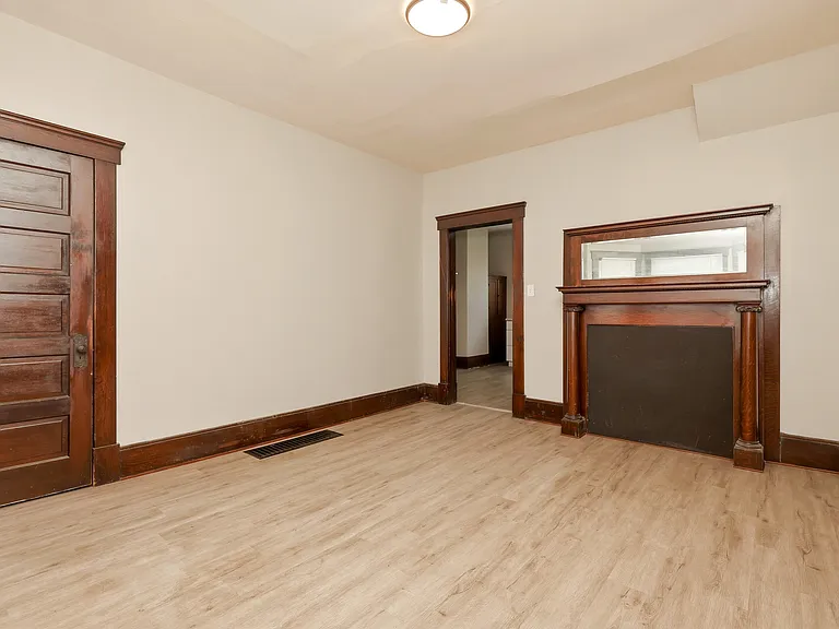 30-32 Lagonda Ave #30 — Photo 15