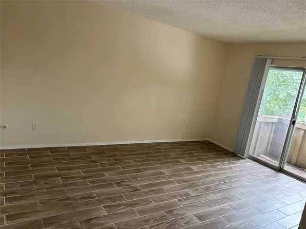 5921 Harvest Hill Rd APT 2086, Dallas, TX 75230