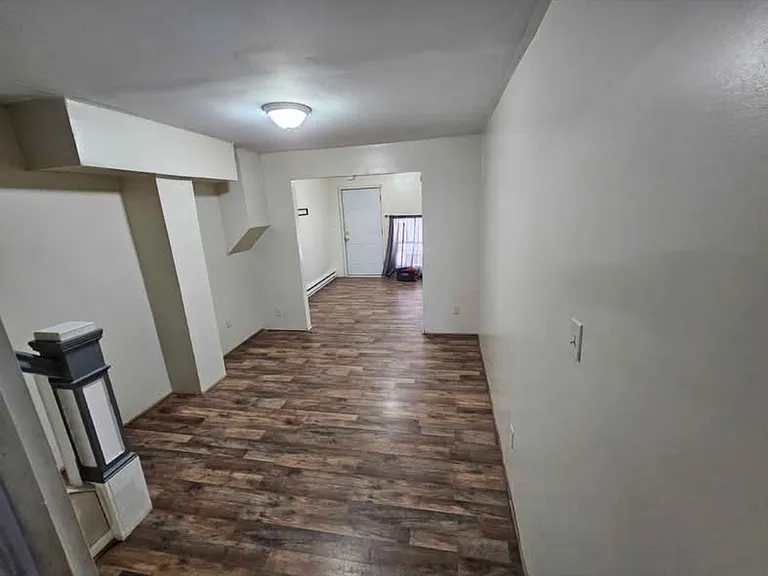 321 N Vine St — Photo 3