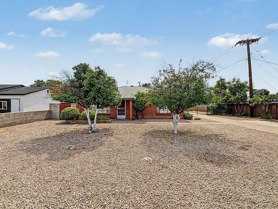 1103 E Glendale Ave