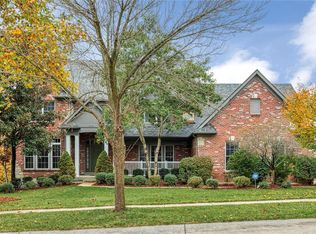 1910 Spring Breeze Ln, Chesterfield, MO 63017