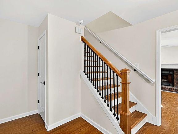 4th image of 1028 Boston Rdg