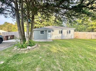 20105 Martinsville Rd, Belleville, MI 48111