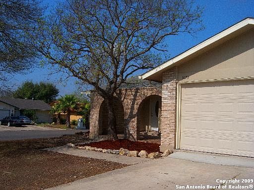 2nd image of 1079 E HONEY TREE ST