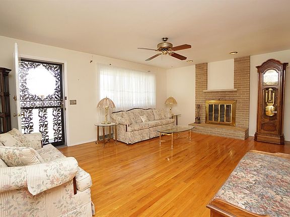 5th image of 3637 Ashhill Ct