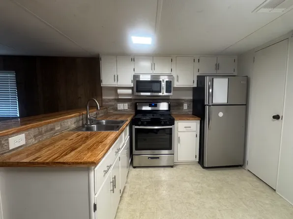 905 Holly St, Bullhead City, AZ 86442