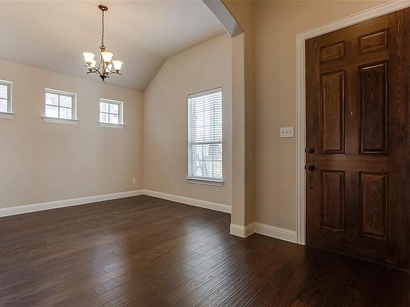 3rd image of 1524 Alberbrook Pl