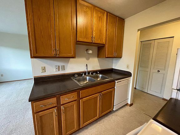 3rd image of 400 6th Ave SE APT 26