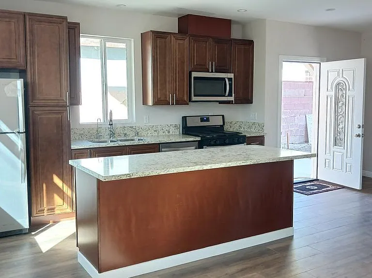 8933 Canby Ave — Photo 2