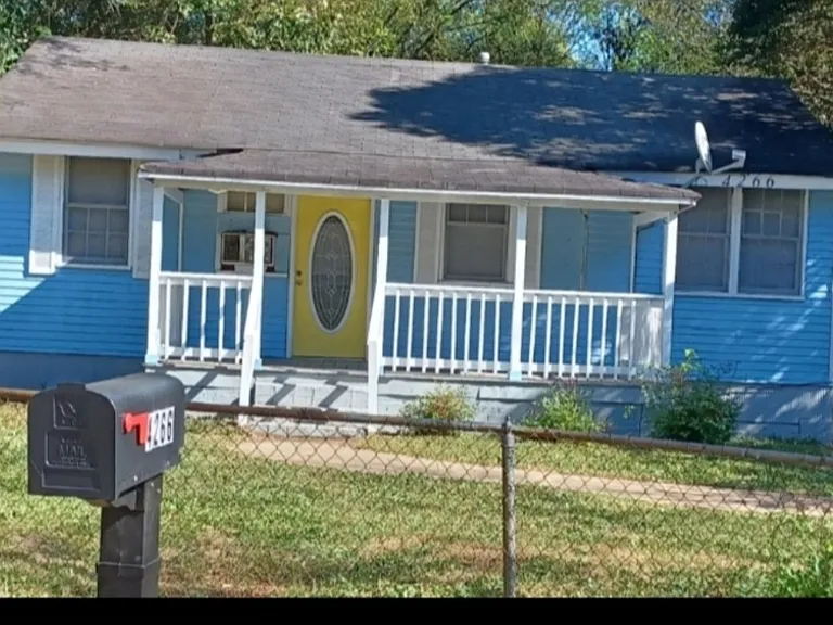 4266 Worsham Ave — Photo 1