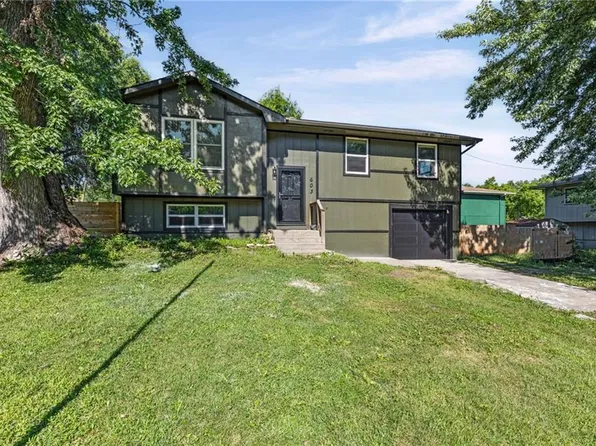 605 N Franklin St, Spring Hill, KS 66083