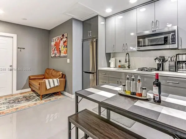 2302 Taylor St APT 3, Hollywood, FL 33020
