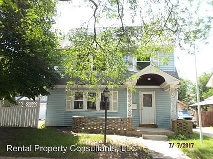 1st image of 923 Pine Ave NW