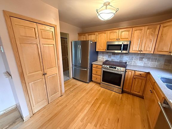 5th image of 1807 Pinecrest Ln