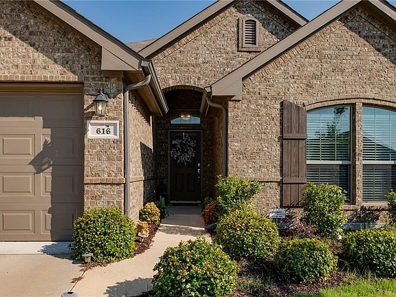 3rd image of 616 Misty Harbor Ct