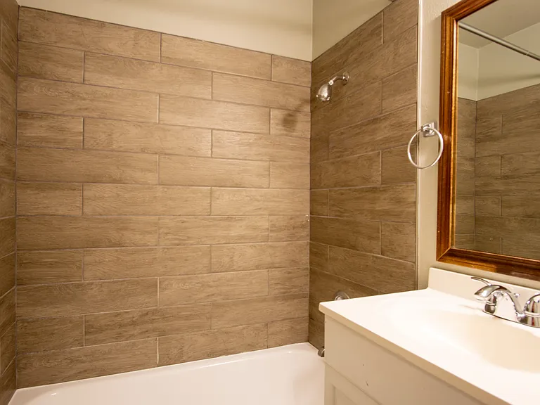 39th Place Townhomes — Photo 5