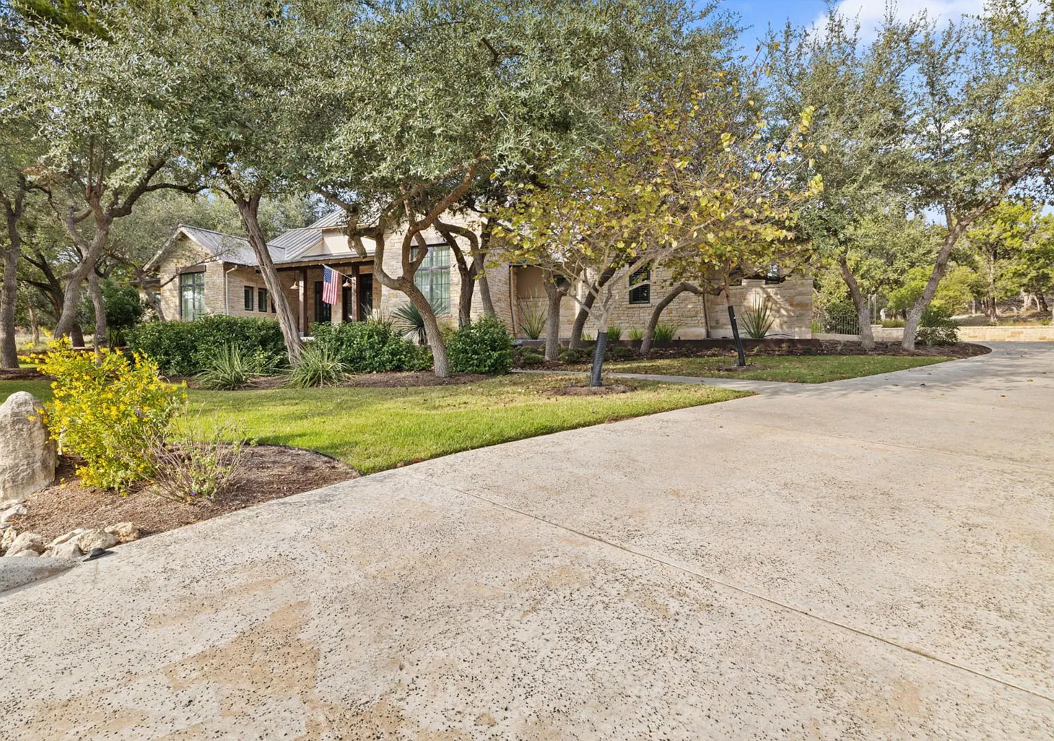 1909 Knights Chance Ln — Photo 3