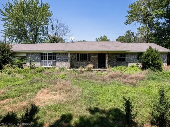 1002 Highway 10 NE, Hackett, AR 72937