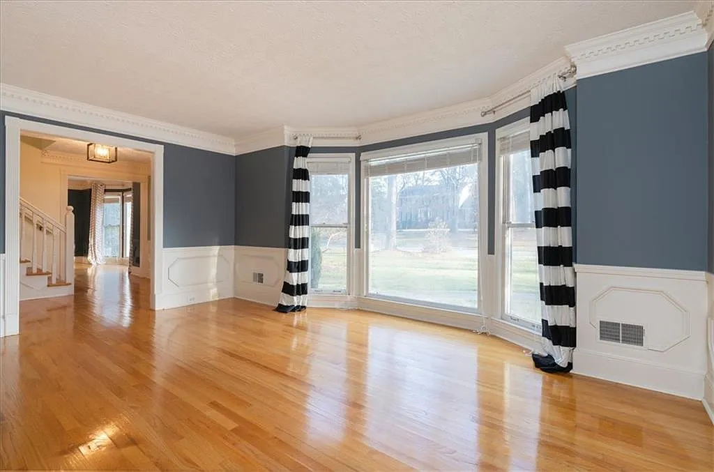 4 bed, 4.0 bath, 3474 sqft, $2,995 — Photo 4
