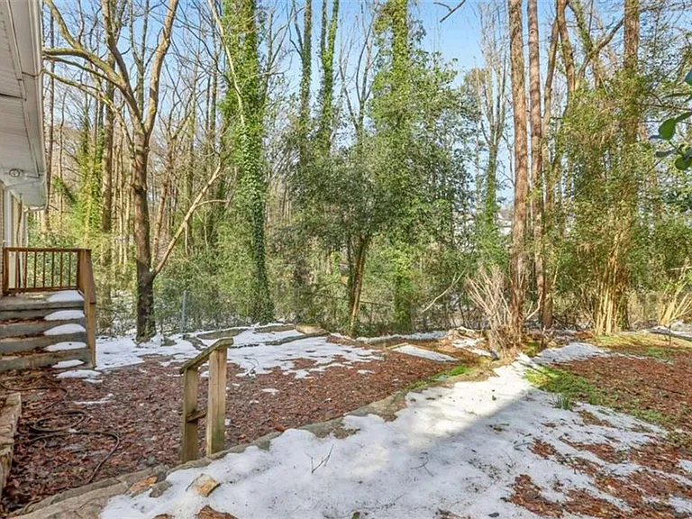 1840 Camellia Dr — Photo 13