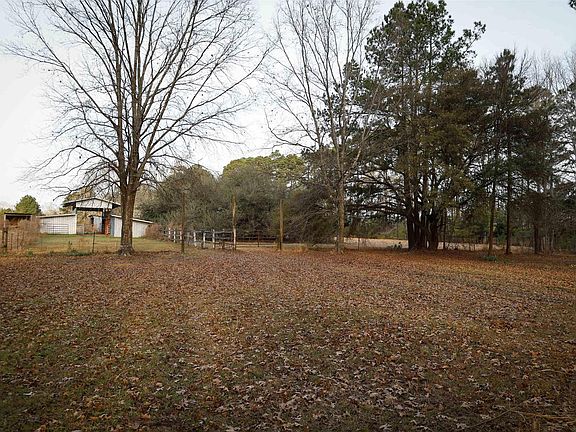 2nd image of 1742 Harold Montgomery Rd