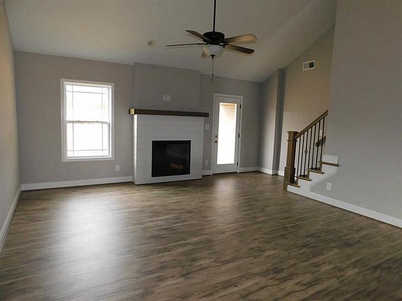 3rd image of 1171 Elizabeth Ln