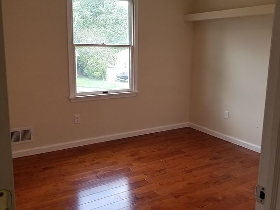 5th image of 2313 5th Ave