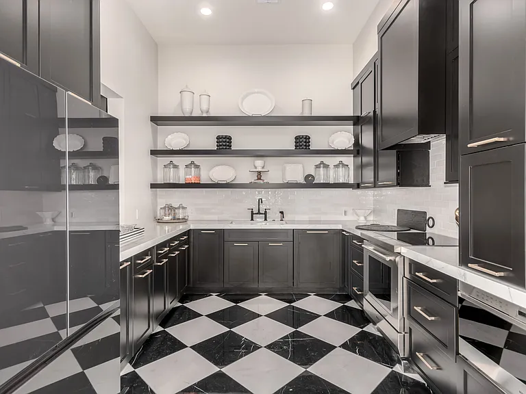 N 65th Pl — Photo 15