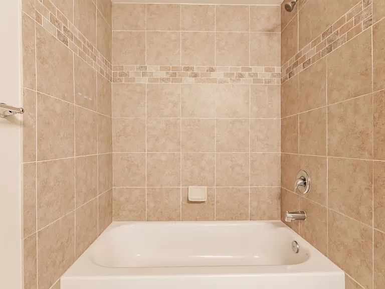 27460 Palmesta Cir #E — Photo 10