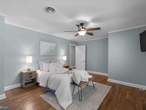 4th image of 9019 Purdy Ln