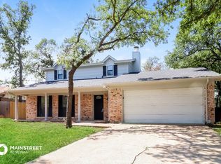 733 Timberoaks Dr, Azle, TX 76020