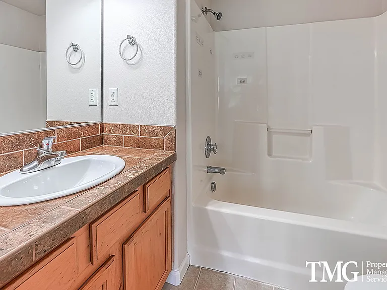 15075 SE Powell Blvd — Photo 13