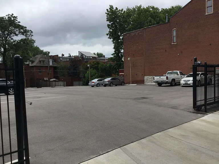 1917 Rutger St — Photo 16