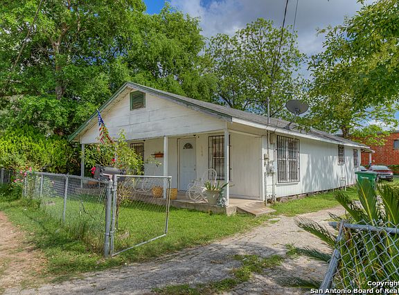 2nd image of 340 Simon St