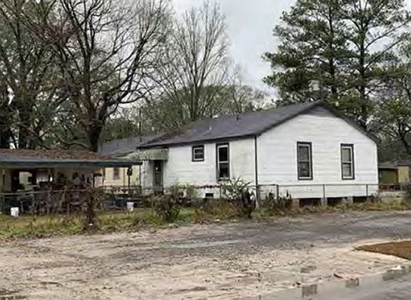 3rd image of 5476 Glen Oaks Dr