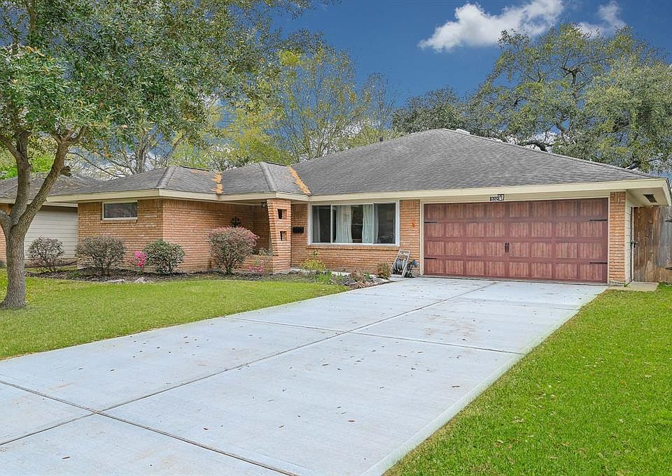 1st image of 5327 Briarbend Dr
